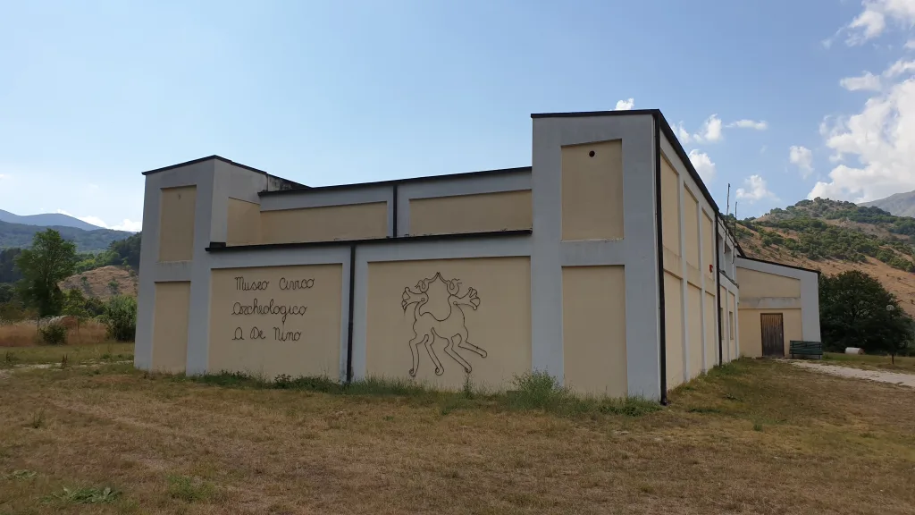 visita guidata al sito archeologico di Curino, Alfedena.